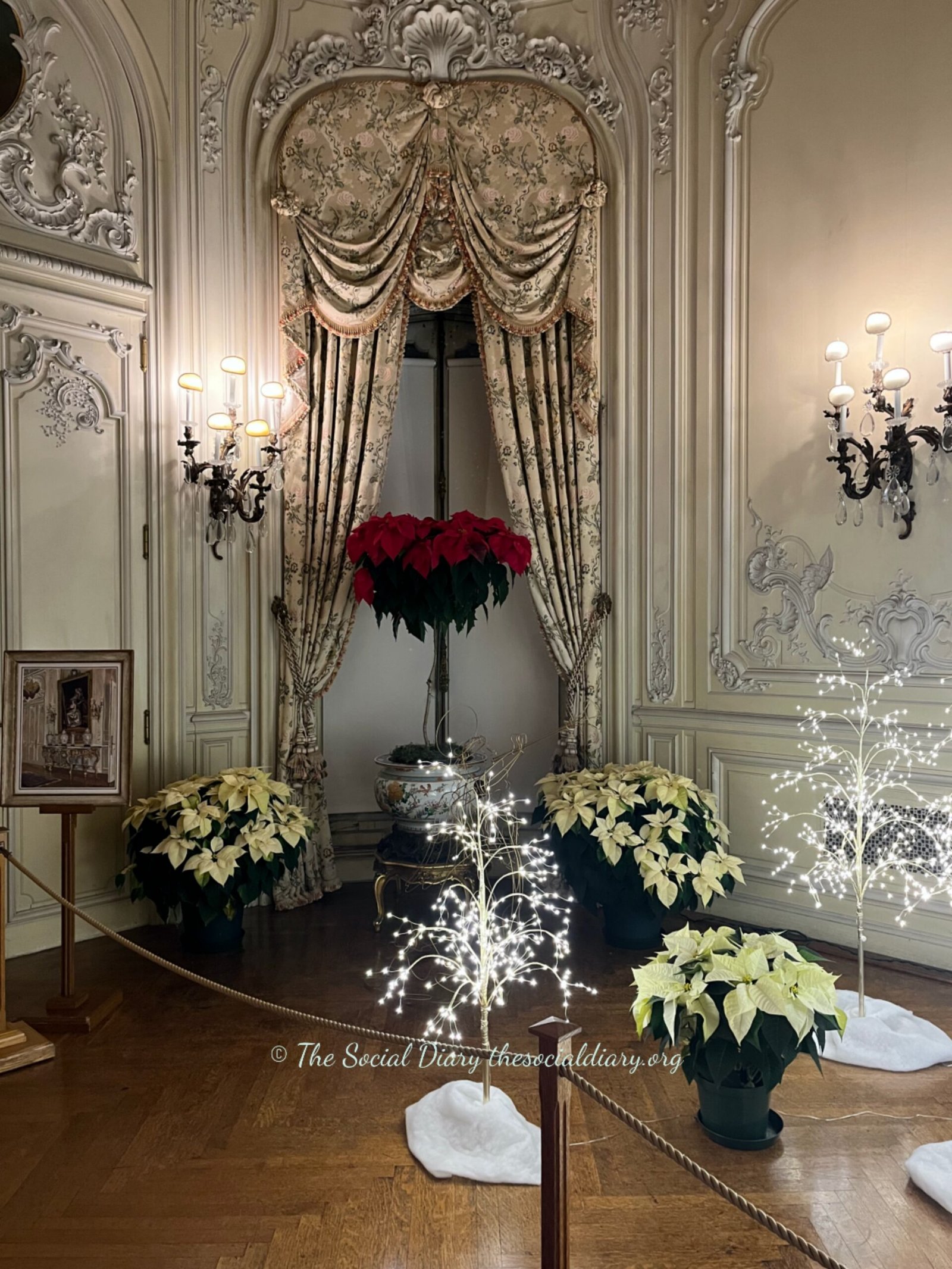 Red and White sparkles - The Elms Member Open House 2024 - The Social Diary