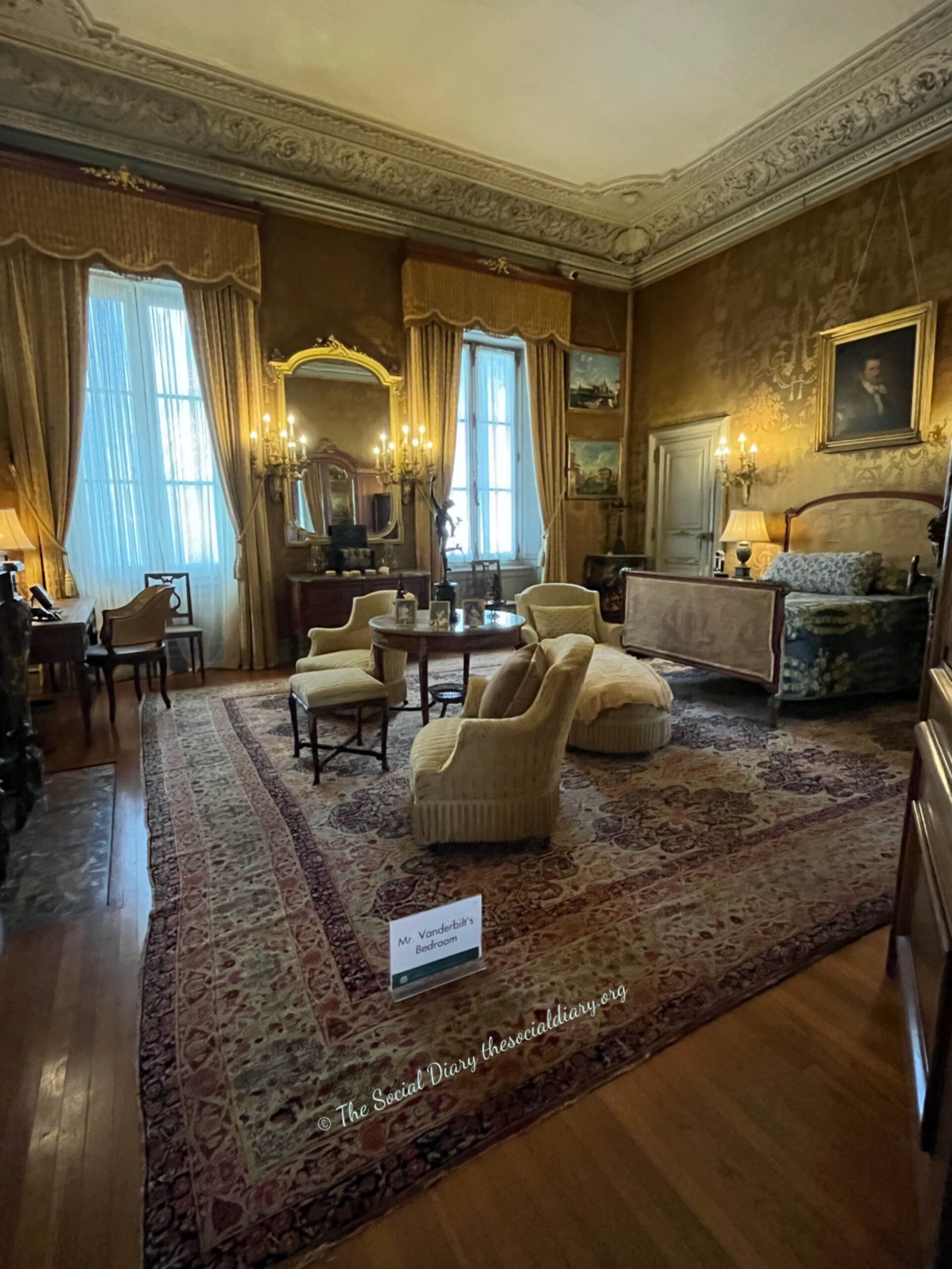 Mr Vanderbilt's bedroom