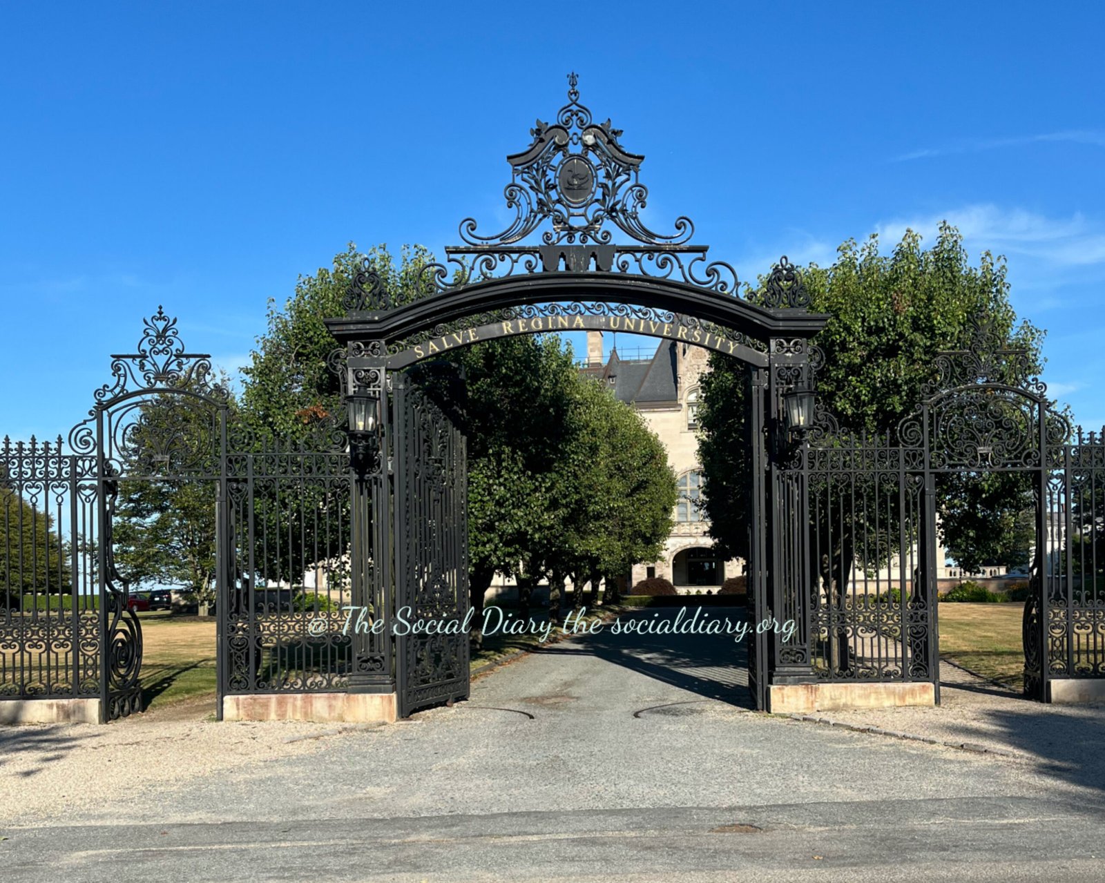 Black Ship Festival Gala at the Ochre Court - The Social Diary
