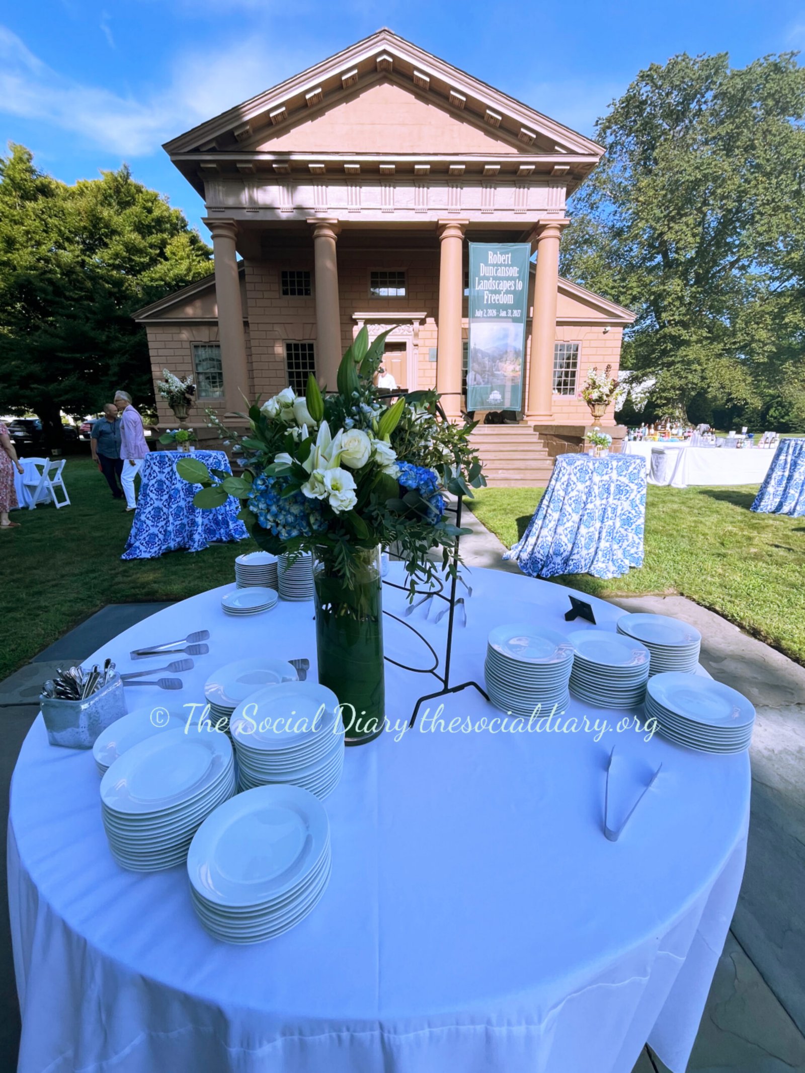 From Garden Party to Mansion picnic - Redwood Garden Party The set up - The Social Diary